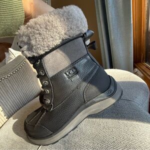UGG Women’s Adirondack Boot